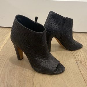 VINCE HEELS Size US7 EUR 37.5